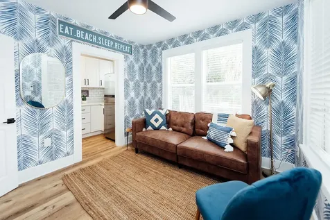 809 10th Avenue N St Petersburg FL 33701