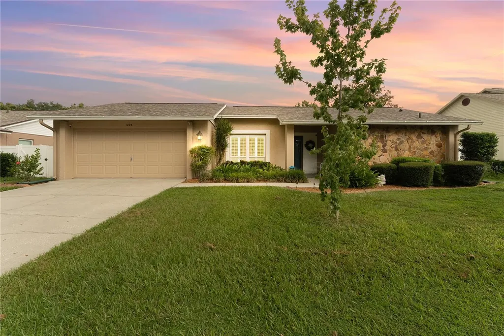 1206 Carrie Wood Drive Valrico FL 33596