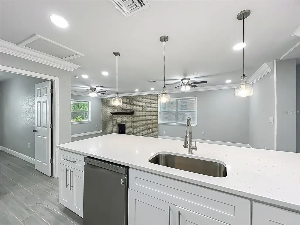1414 Beaver Place Orlando FL 32806