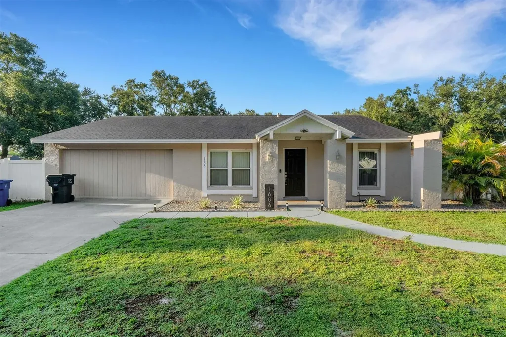 1606 Crystalview Trail Lakeland FL 33801