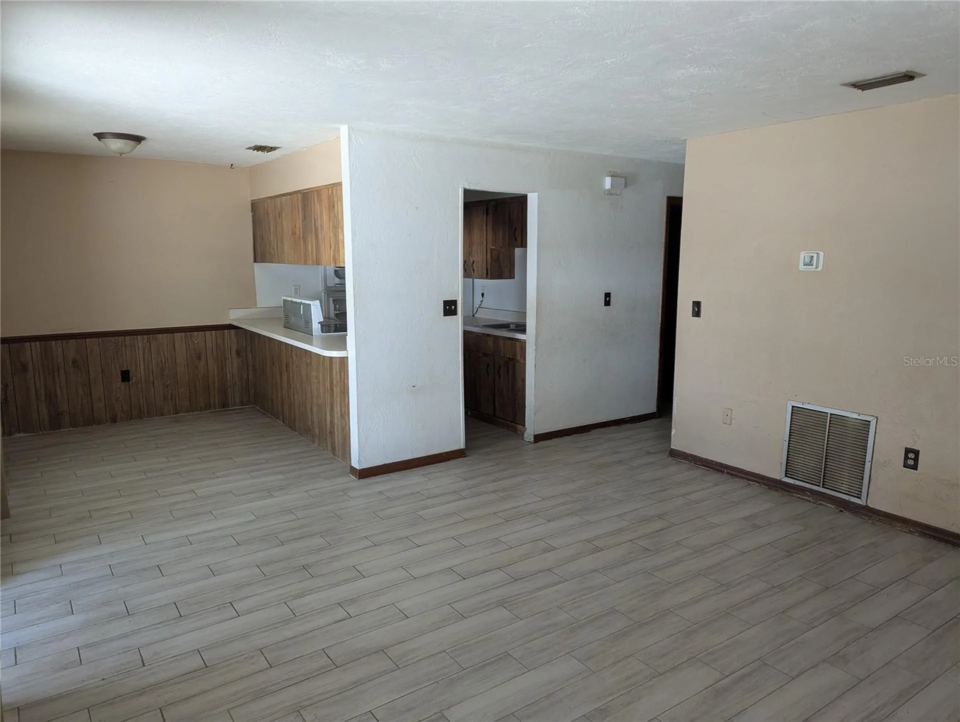 830 N Clake Street Deland FL 32724