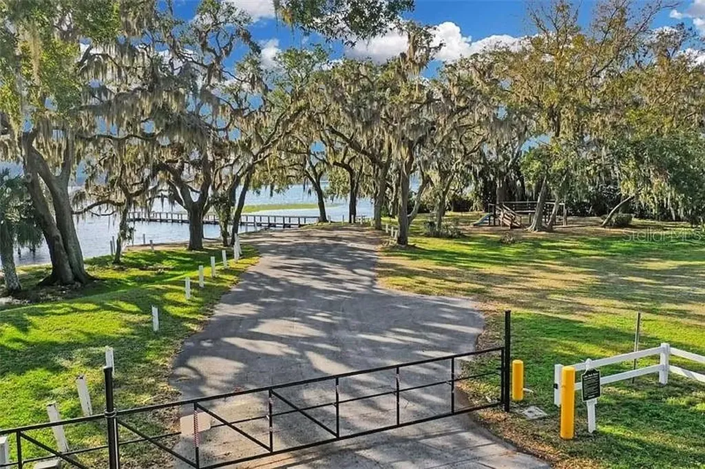 10157 Spring Lake Drive Clermont FL 34711