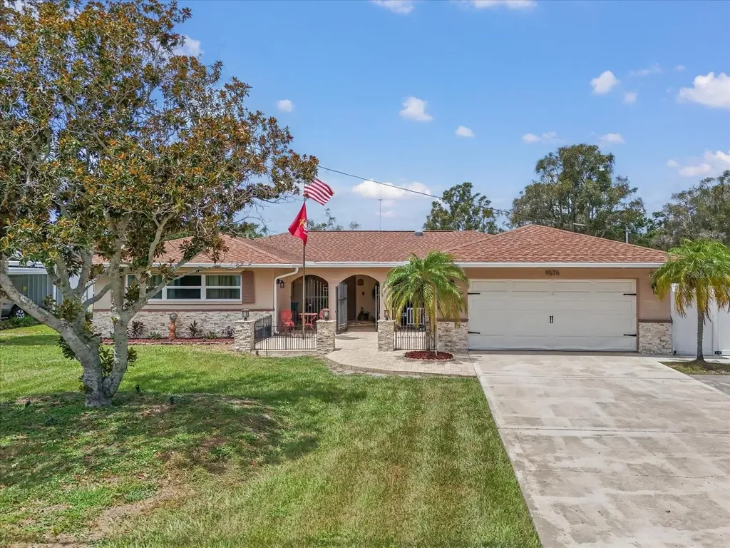 9576 Oakhurst Road Seminole FL 33776
