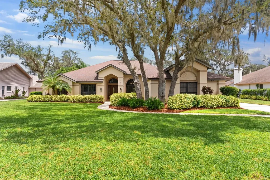 2702 Pine Club Drive Plant City FL 33566