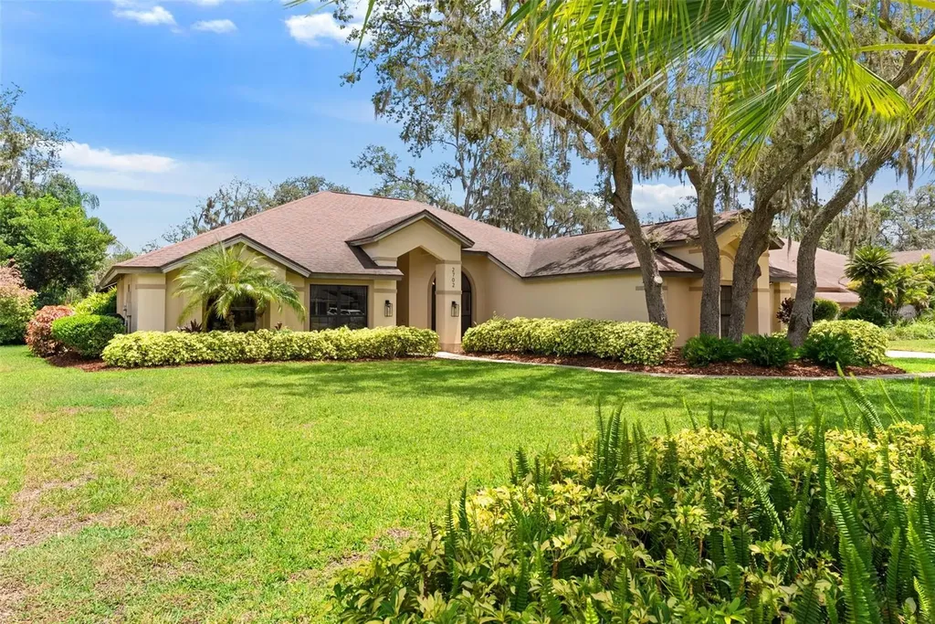 2702 Pine Club Drive Plant City FL 33566