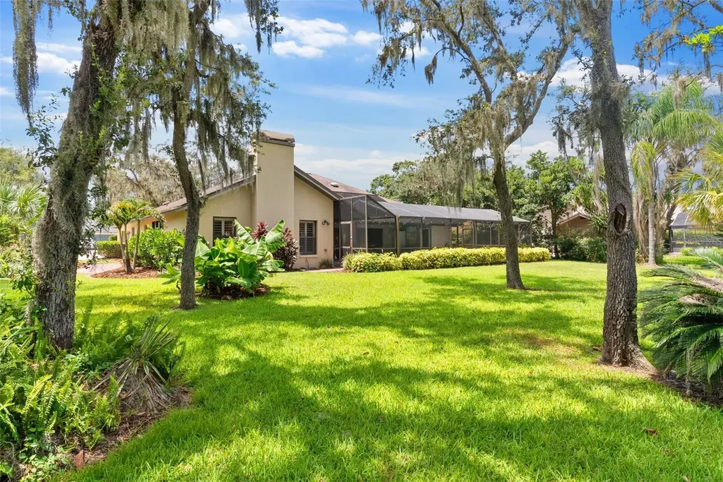 2702 Pine Club Drive Plant City FL 33566