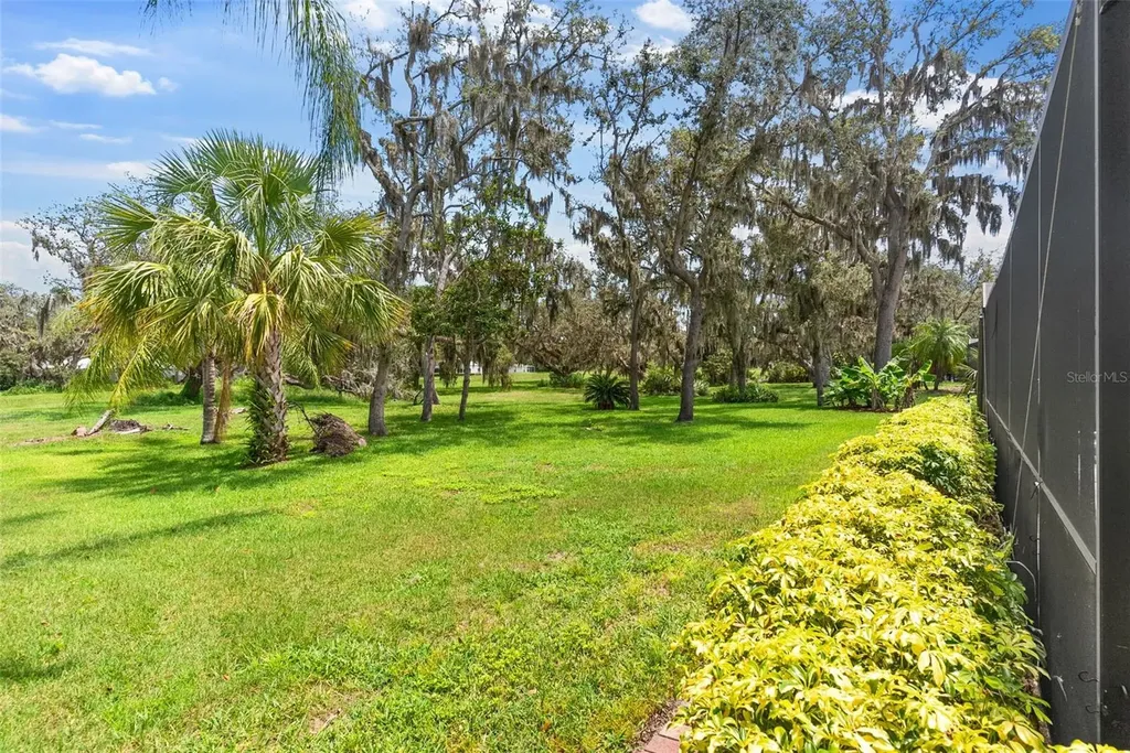 2702 Pine Club Drive Plant City FL 33566