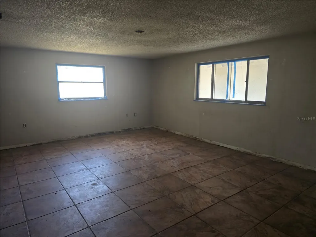 6124 11th Street Zephyrhills FL 33542