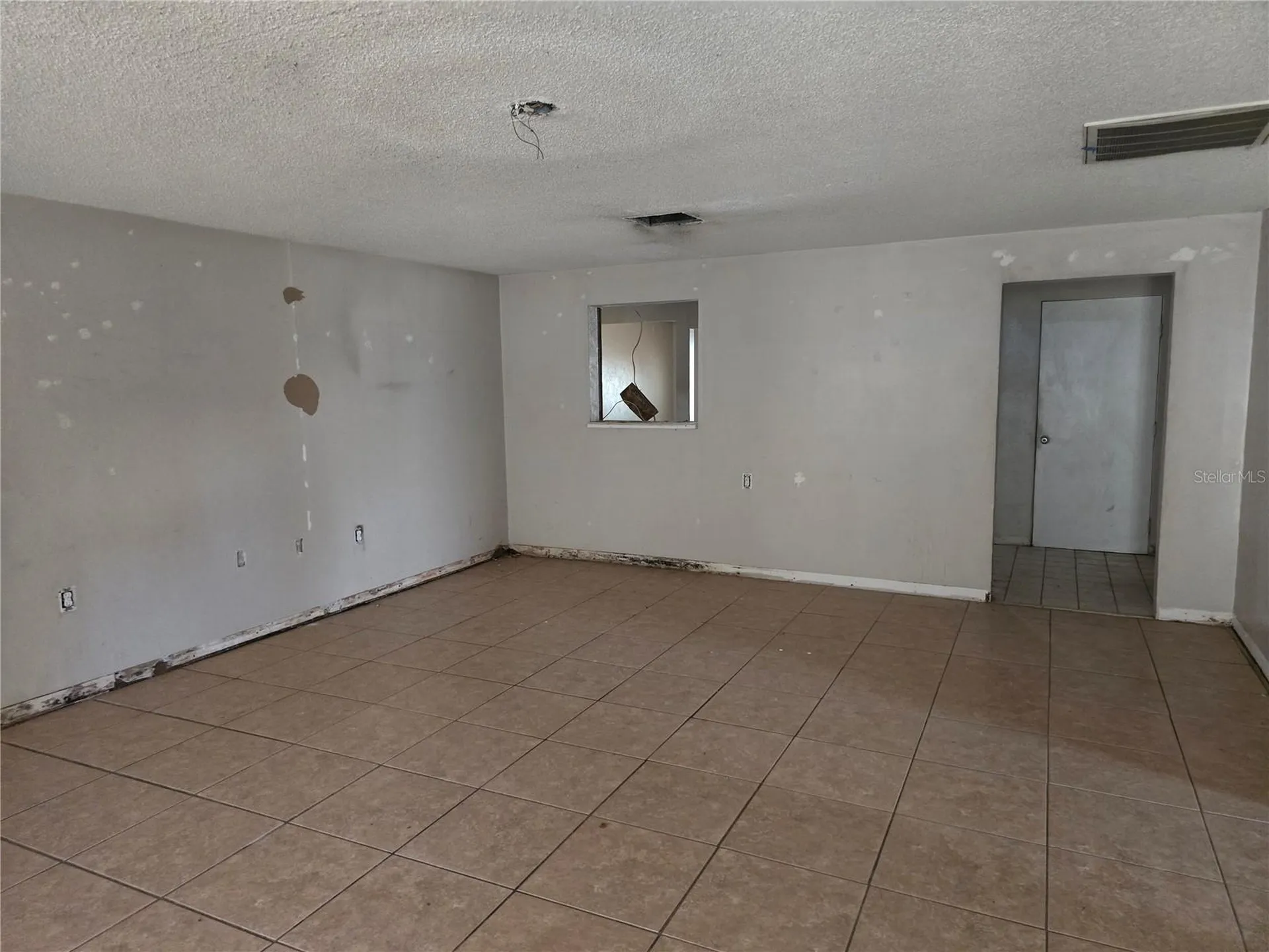 6124 11th Street Zephyrhills FL 33542