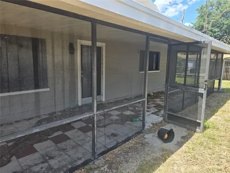 6124 11th Street Zephyrhills FL 33542