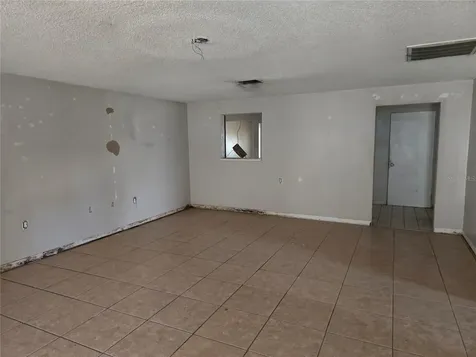 6124 11th Street Zephyrhills FL 33542