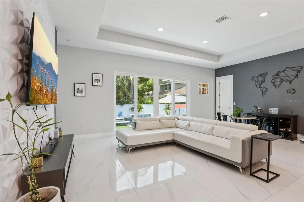 352 Mehlenbacher Road Belleair FL 33756