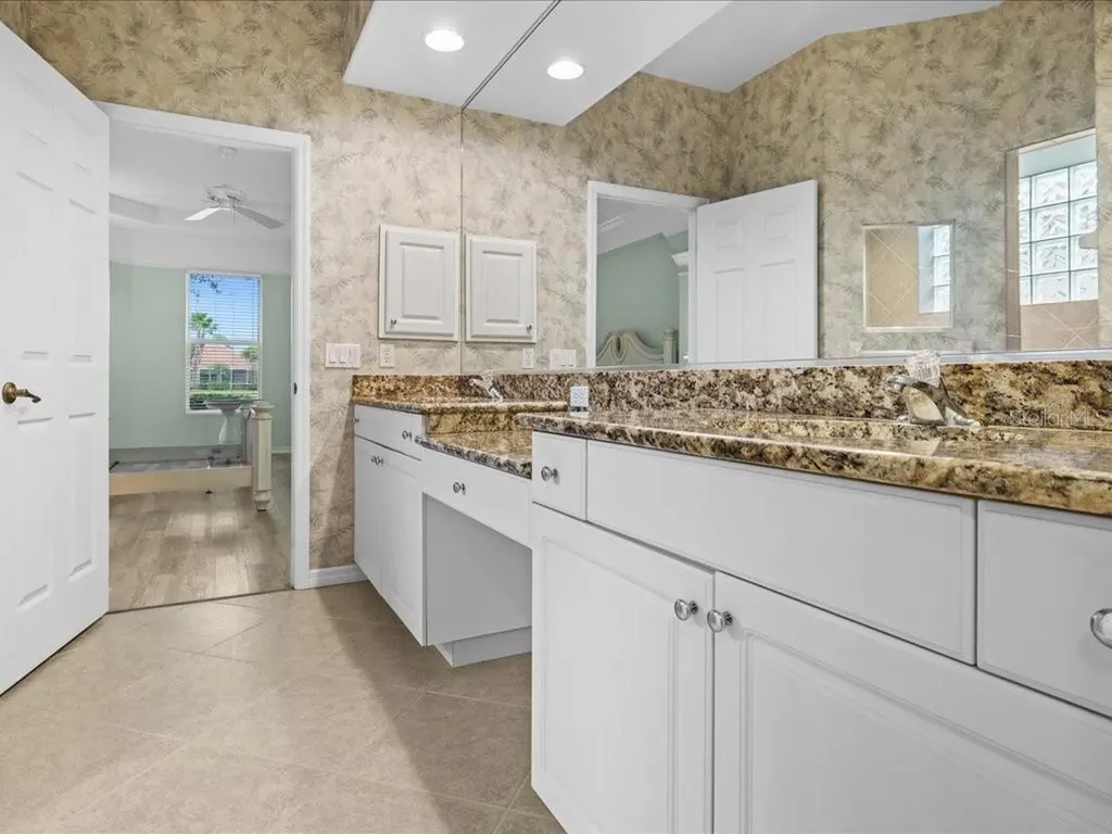 3927 Whispering Oaks Drive North Port FL 34287
