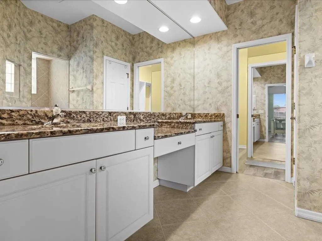 3927 Whispering Oaks Drive North Port FL 34287
