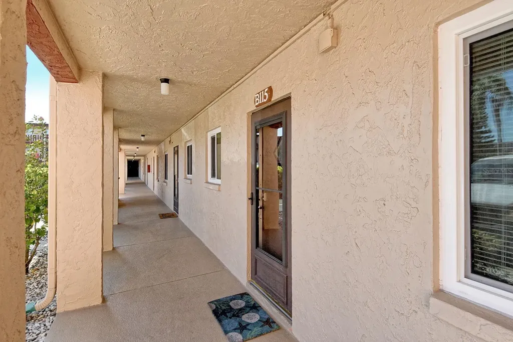4130 Heron Way Bradenton FL 34205