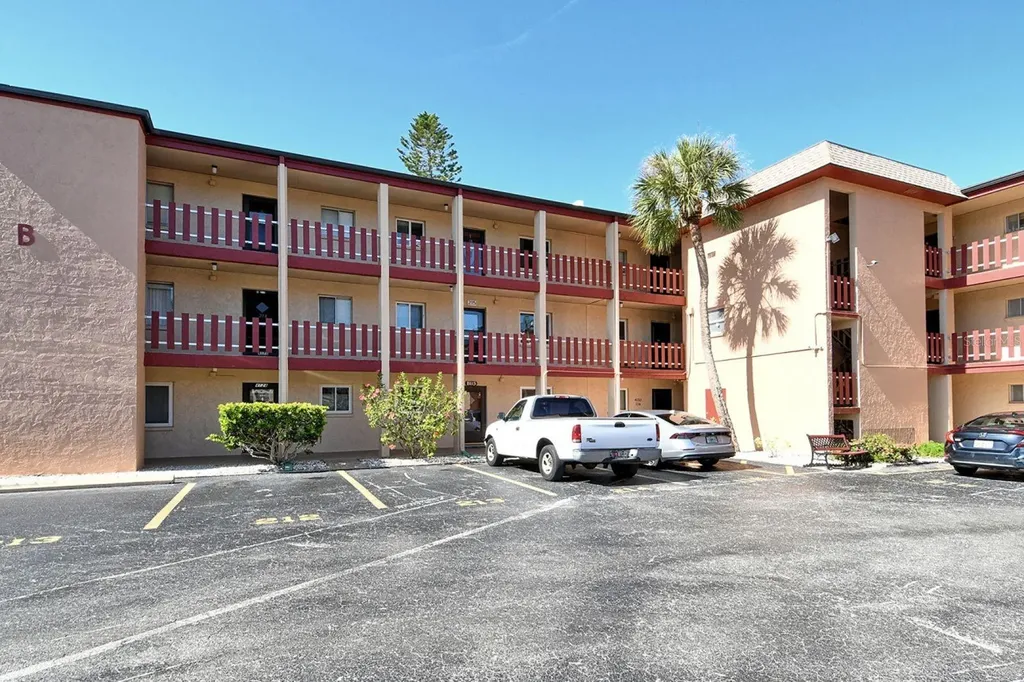 4130 Heron Way Bradenton FL 34205