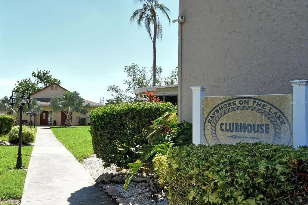 4130 Heron Way Bradenton FL 34205