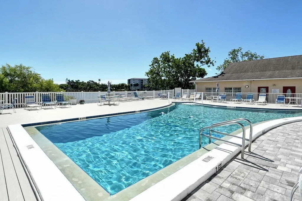 4130 Heron Way Bradenton FL 34205