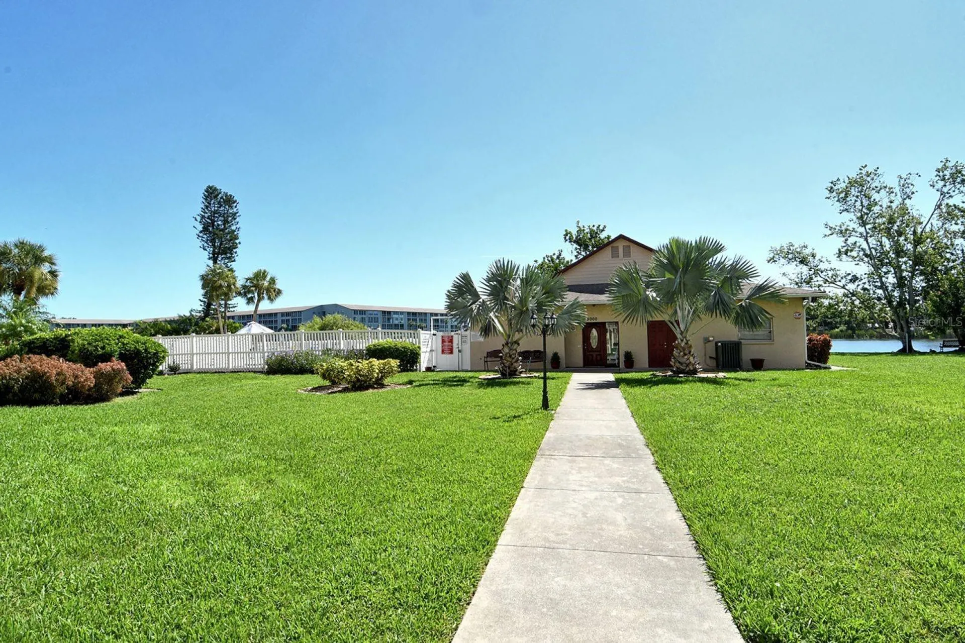 4130 Heron Way Bradenton FL 34205