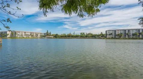 4130 Heron Way Bradenton FL 34205