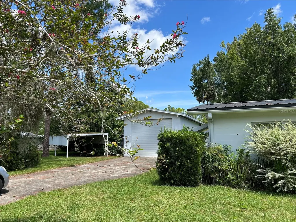 24121 Armadillo Road Astor FL 32102