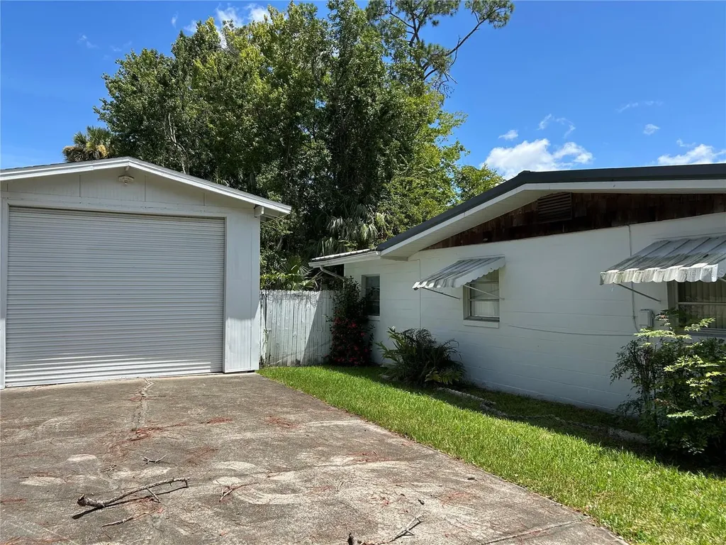 24121 Armadillo Road Astor FL 32102