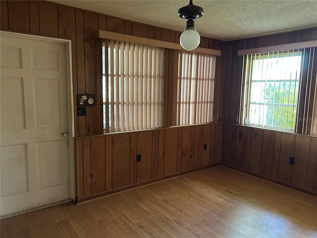 24121 Armadillo Road Astor FL 32102
