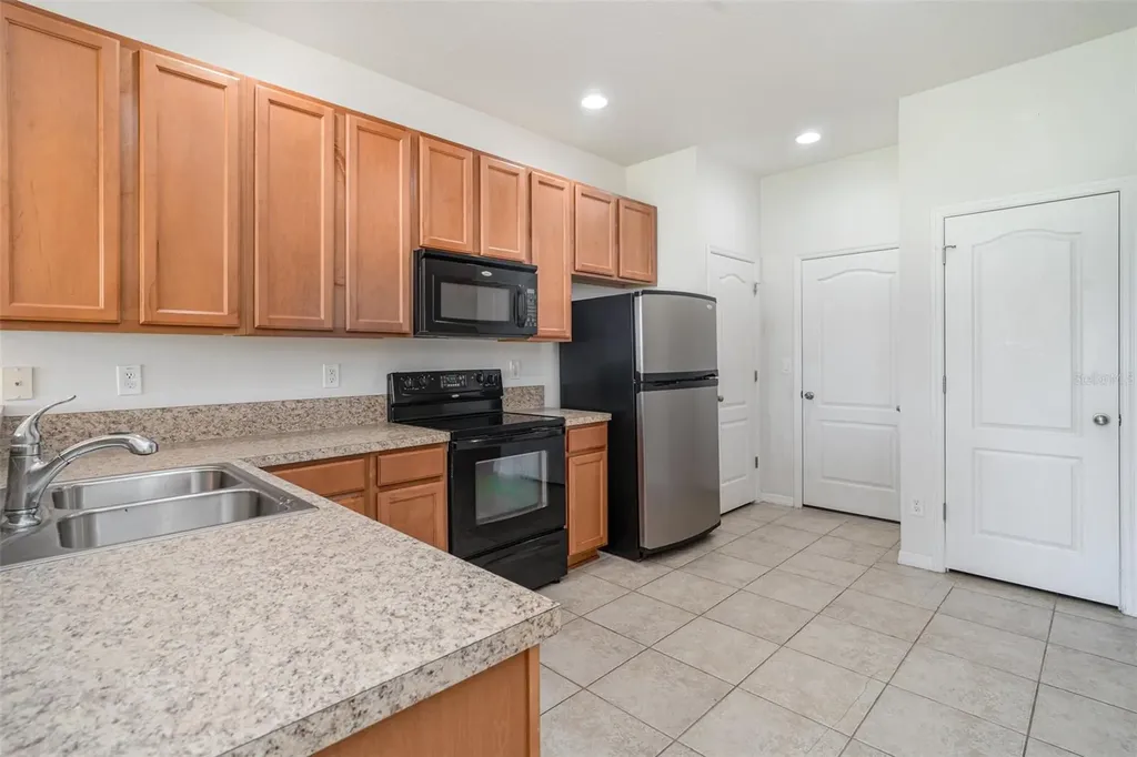 1984 Hawks View Drive Ruskin FL 33570