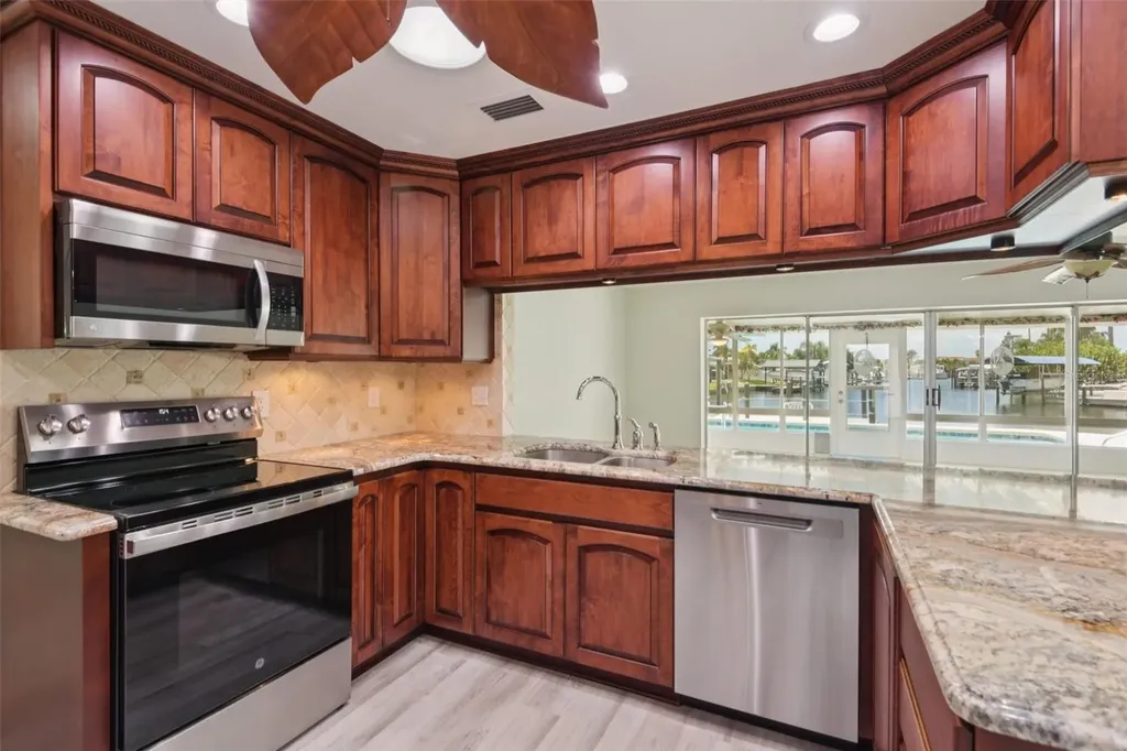 6516 Bimini Court Apollo Beach FL 33572