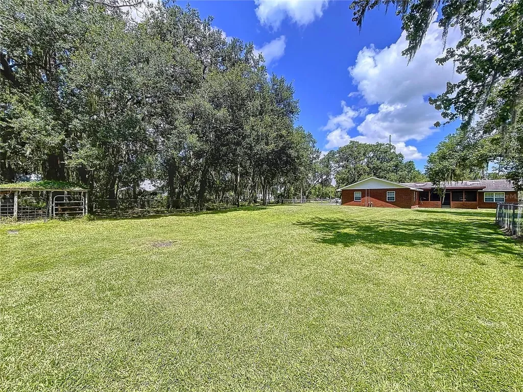 1405 Knights Griffin Road Plant City FL 33565