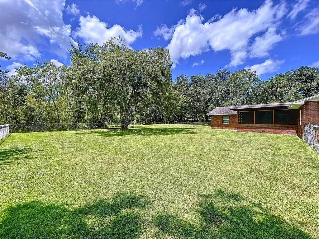 1405 Knights Griffin Road Plant City FL 33565