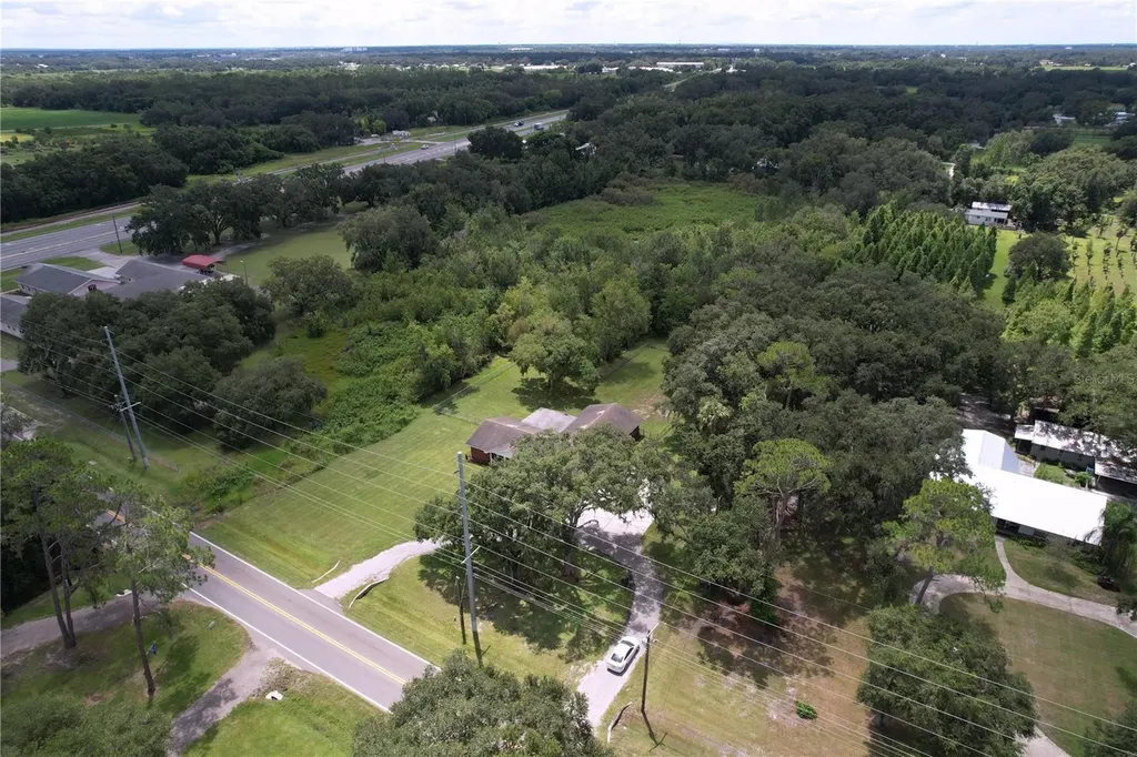 1405 Knights Griffin Road Plant City FL 33565