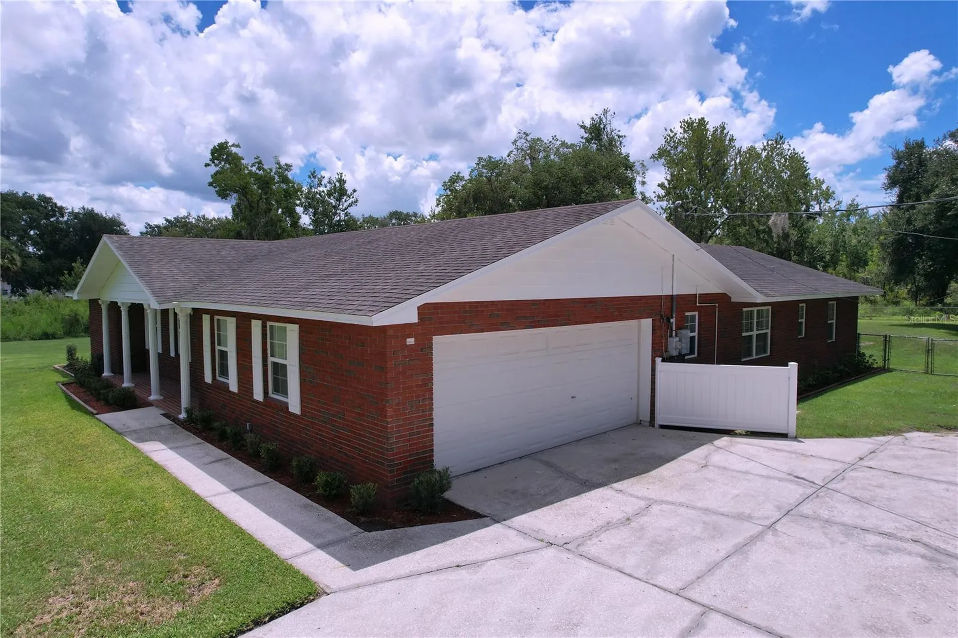 1405 Knights Griffin Road Plant City FL 33565