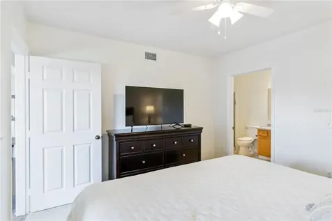 1050 Villagio Circle Sarasota FL 34237