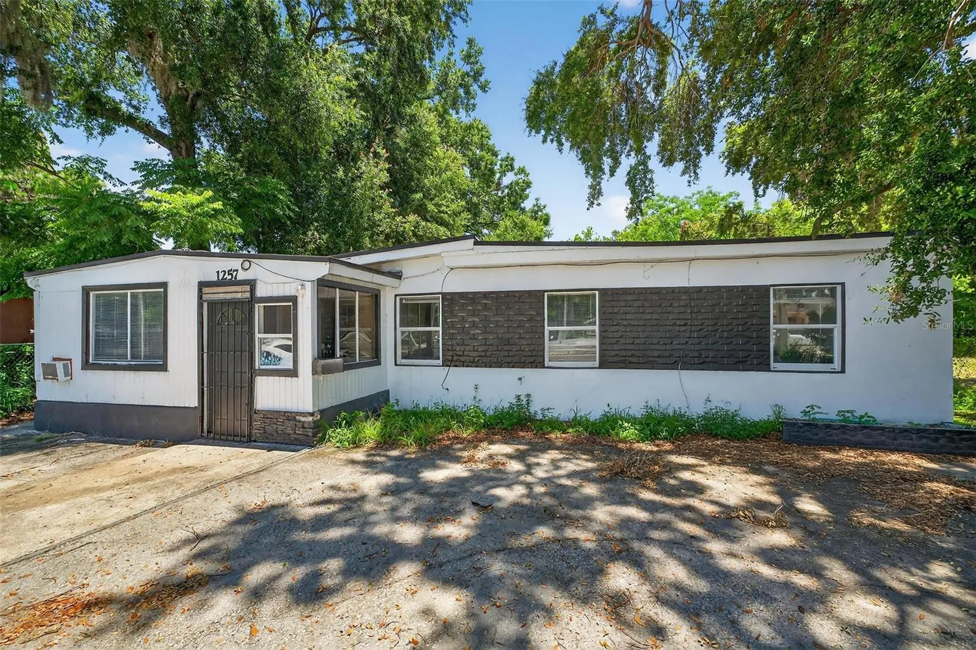 1257 N Pine Hills Road Orlando FL 32808