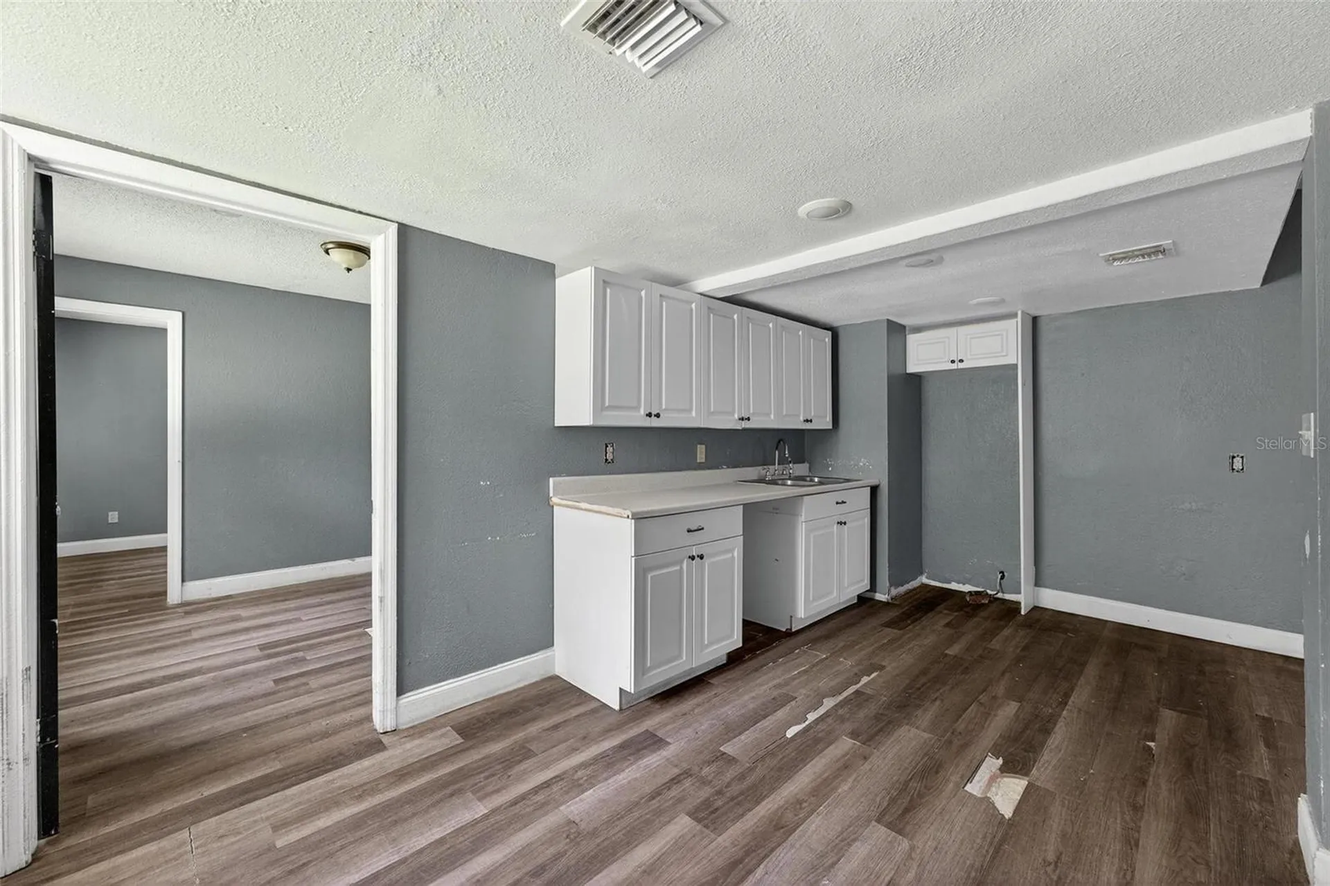1257 N Pine Hills Road Orlando FL 32808