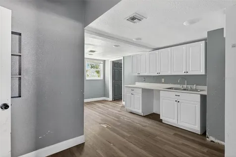 1257 N Pine Hills Road Orlando FL 32808