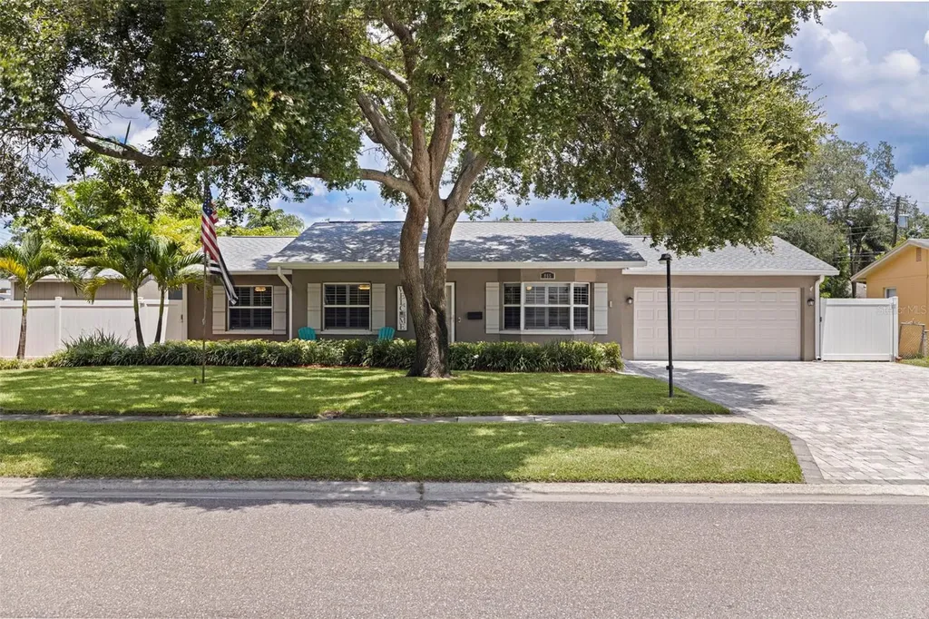 865 48th Avenue N St Petersburg FL 33703