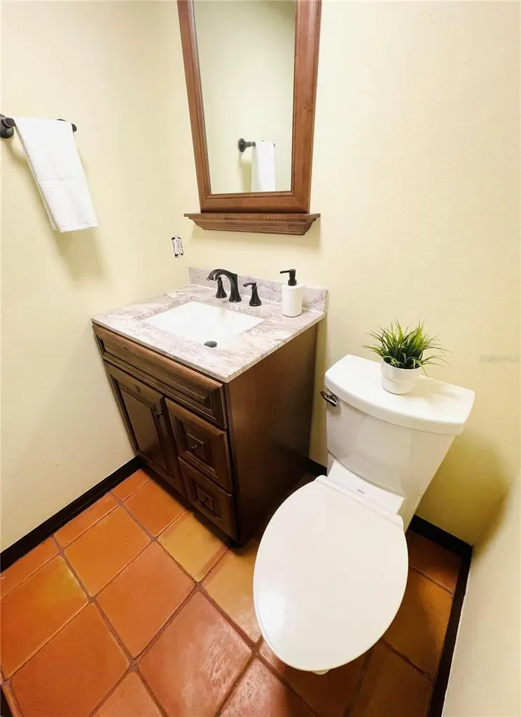 1931 W Chestnut Street Tampa FL 33607