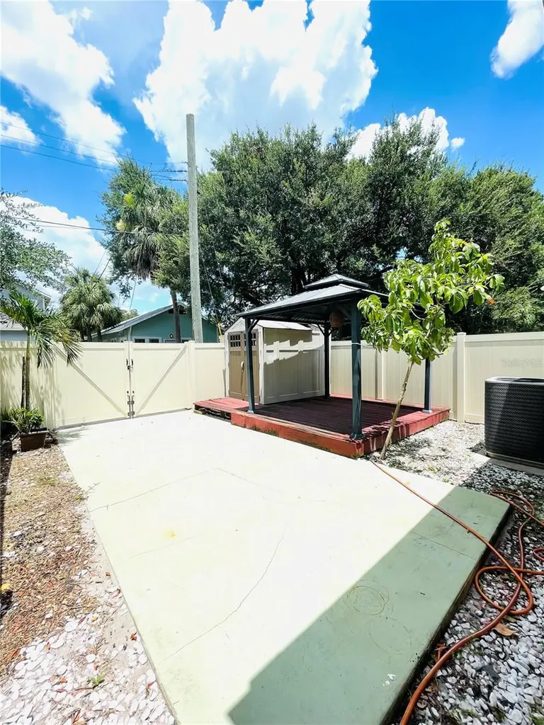 1931 W Chestnut Street Tampa FL 33607