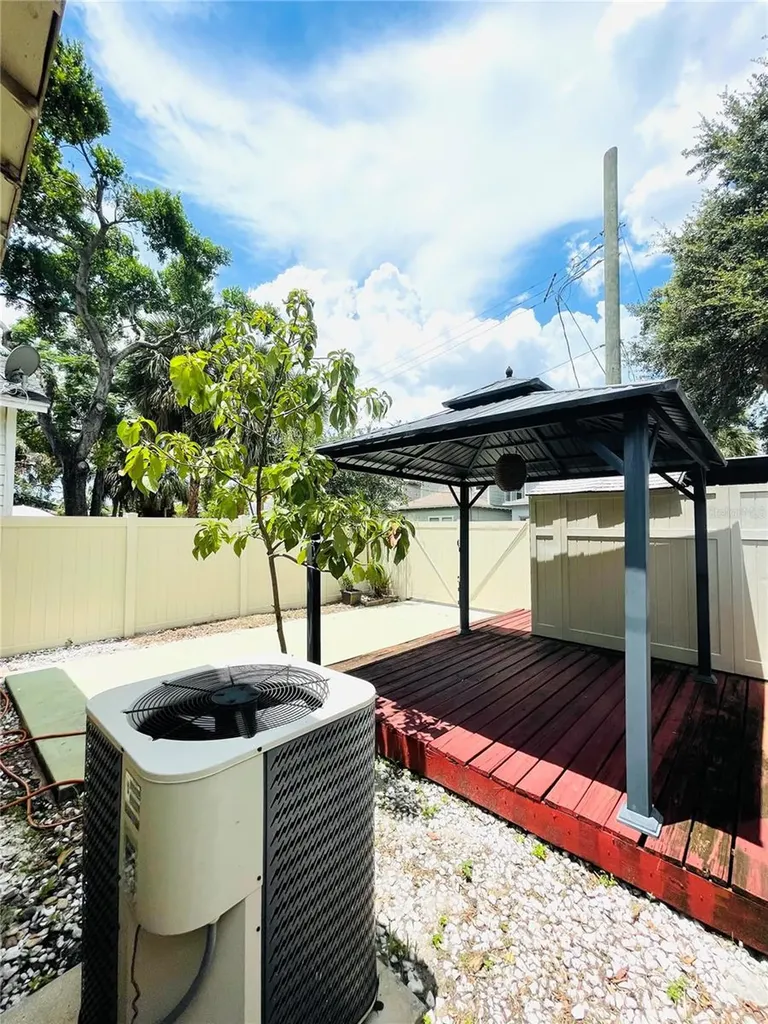 1931 W Chestnut Street Tampa FL 33607