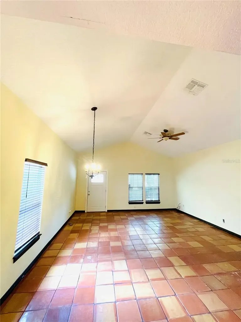 1931 W Chestnut Street Tampa FL 33607