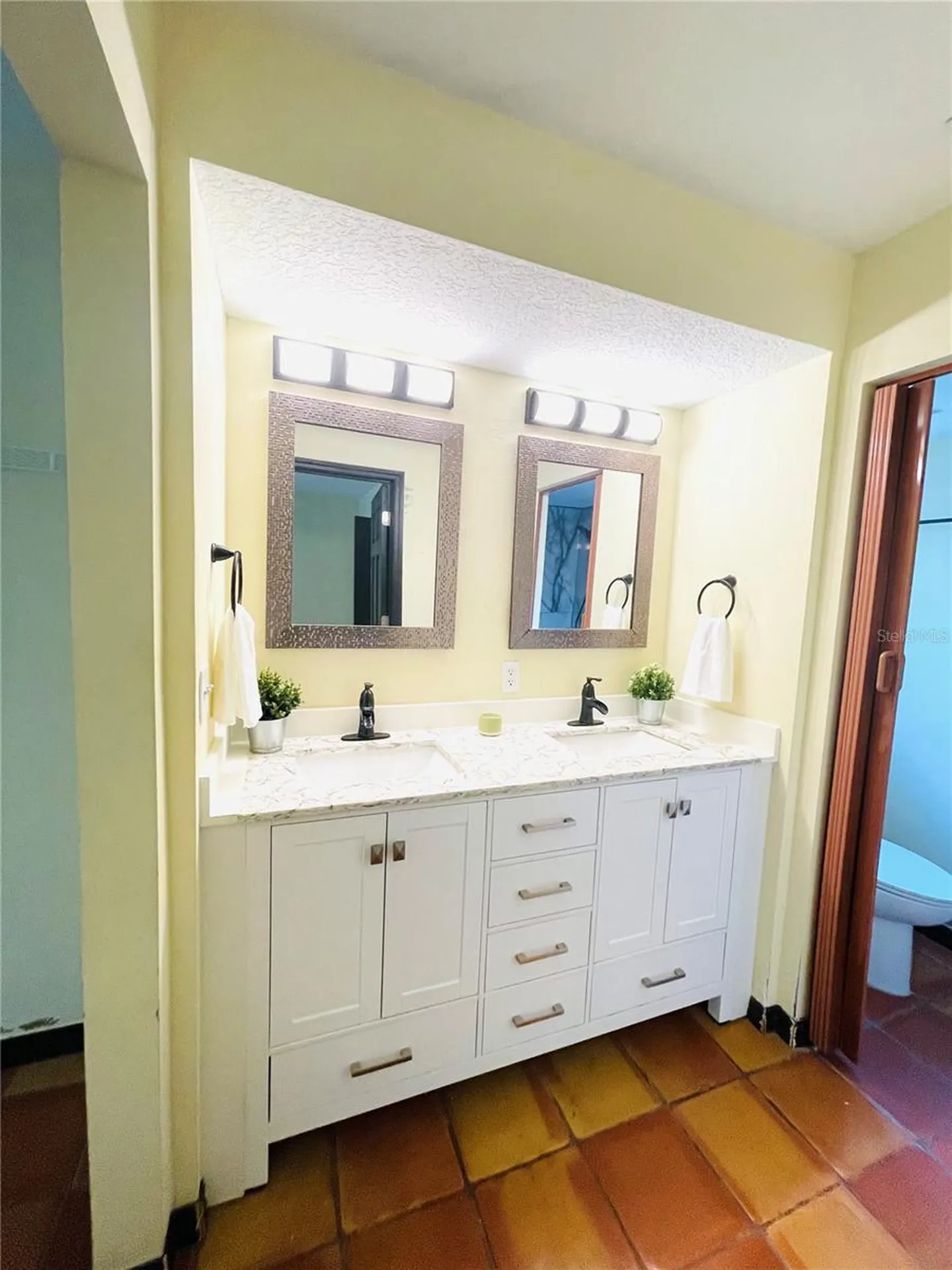 1931 W Chestnut Street Tampa FL 33607