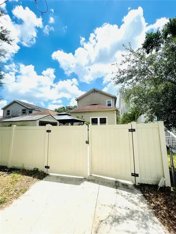 1931 W Chestnut Street Tampa FL 33607