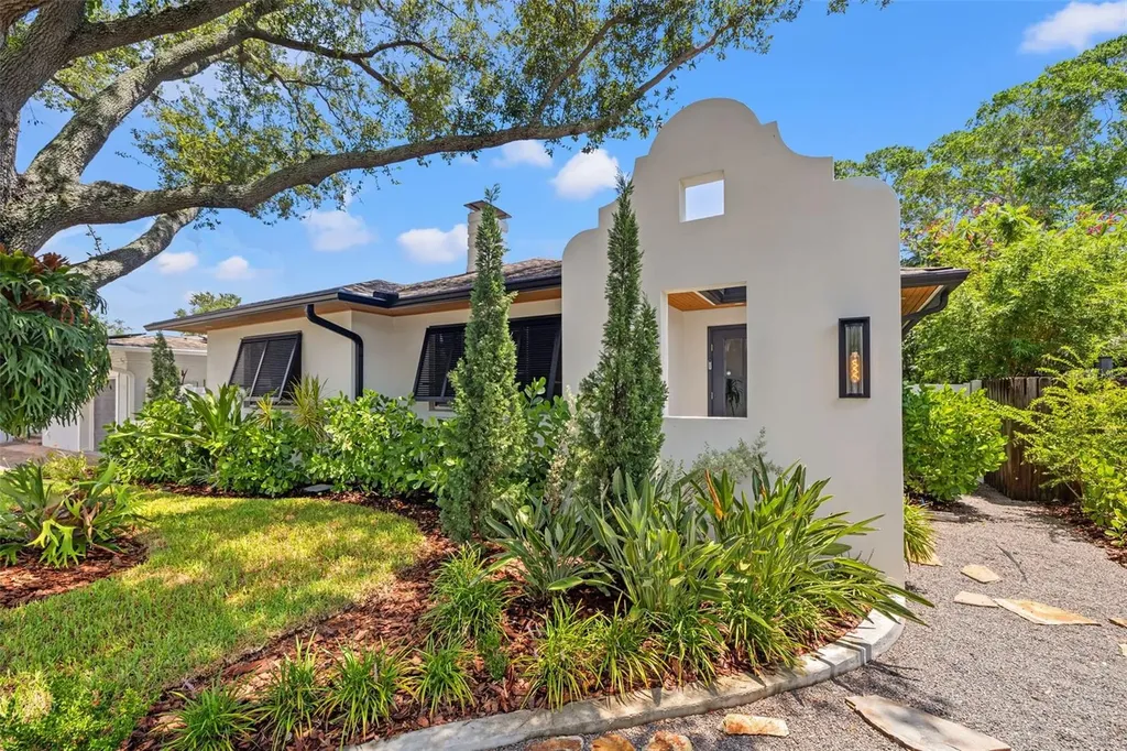2925 1st Street NE St Petersburg FL 33704