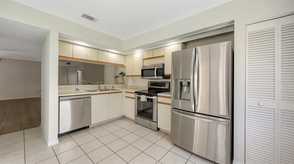5223 Heron Way Sarasota FL 34231