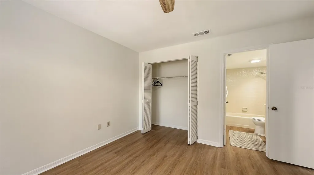 5223 Heron Way Sarasota FL 34231
