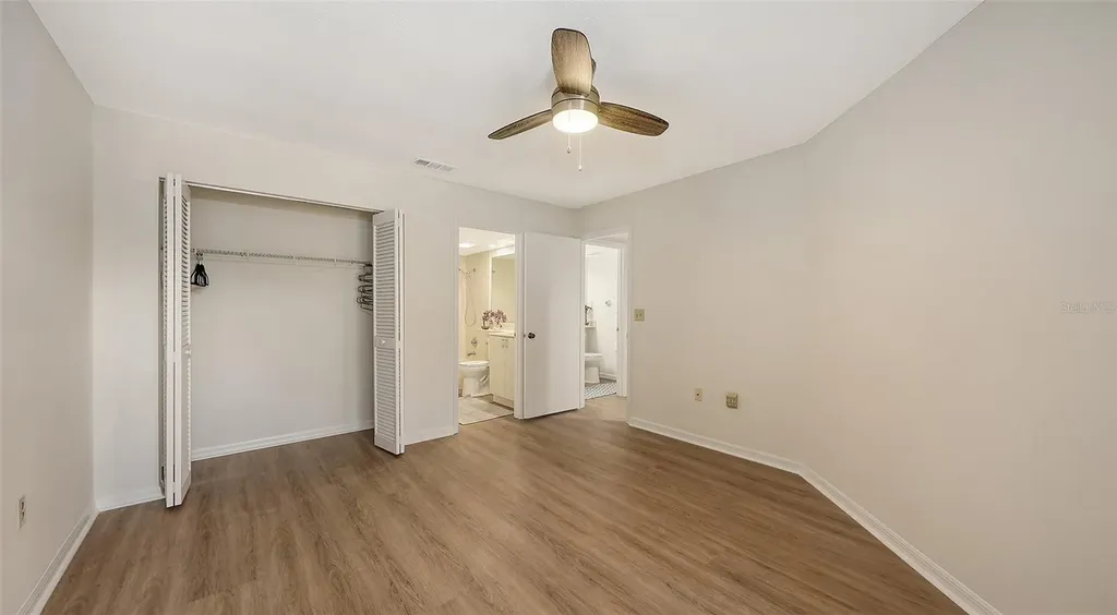 5223 Heron Way Sarasota FL 34231