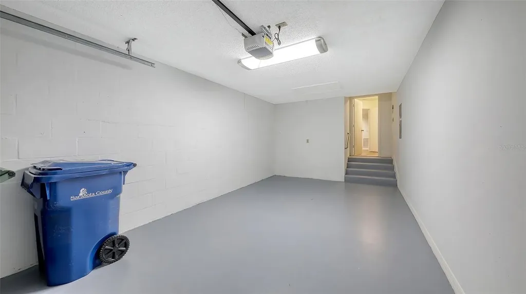 5223 Heron Way Sarasota FL 34231