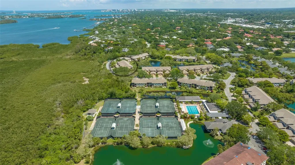 5223 Heron Way Sarasota FL 34231